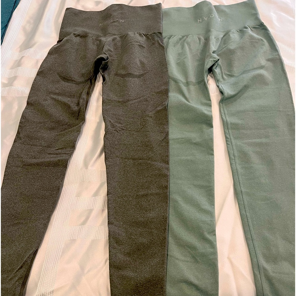 2 pairs of nvgtn leggings xs